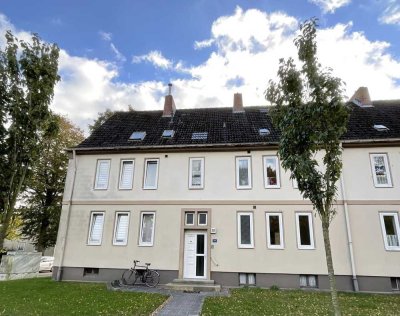 2-Zimmer Wohnung mit Badewanne in Fedderwadergroden!