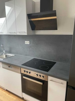 Sanierte und modernisierte 2 Zimmer Wohnung mit Einbauküche