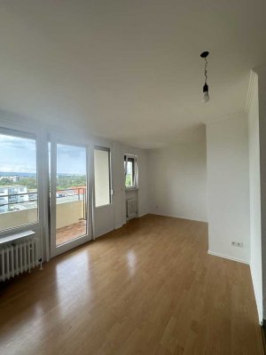 Attraktive 1-Zimmerwohnung in einer gepflegten Wohnanlage in Frankfurt aM (inkl. privatem Parkplatz)
