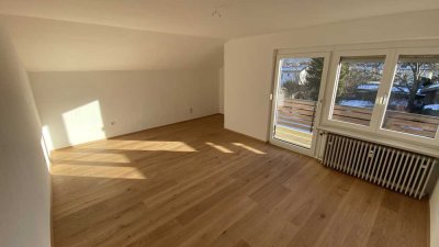 schöne 3-Zimmer DG-Wohnung mit Balkon und Bergblick in Rosenheim