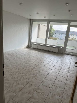 Eigennutzung oder Investitionsobjekt 3 Zi Wohnung mit Balkon in zentraler, aber ruhiger Lage