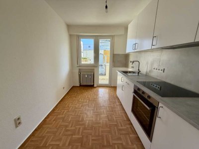 1-Zimmer-Wohnung mit neuer Einbauküche & Balkon in Köln-Neuehrenfeld