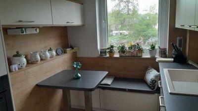 Geschmackvolle, sanierte 3-Raum-Wohnung mit geh. Innenausstattung mit Balkon und EBK
