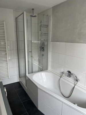 Schöne und vollständig renovierte 3-Zimmer-Wohnung mit geh. Innenausstattung in Stuttgart-Degerloch