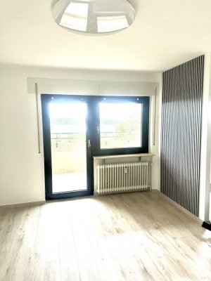 Erstbezug nach Sanierung: attraktive 1,5-Zimmer-Wohnung mit Einbauküche und Balkon in Weiterstadt