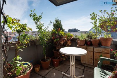NEUER PREIS: PERFEKTER BLICK ÜBER WIEN - GEMÜTLICHE 6 ZIMMER DACHGESCHOSSWOHNUNG AUF ZWEI EBENEN mit schöner DACHTERRASSE