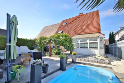 Einfamilienhaus mit Pool und Sauna in Eggenstein
