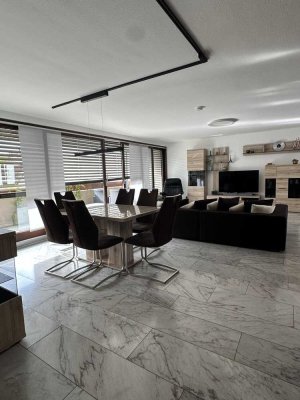 Helle und großzügige  4 Zimmer Wohnung mit Bestausstattung im Süden von Heilbronn