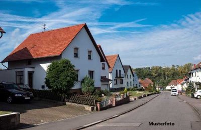 Einfamilienhaus nebst Garage