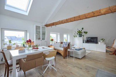 3-Zimmer-Dachgeschosswohnung in denkmalgeschütztem Altbau – ab 01.01.2026 frei zur Nutzung