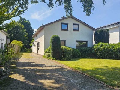 *Charmantes Familienhaus mit Traumgarten*