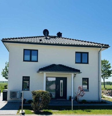Homeoffice in moderner Stadtvilla – Leben & Arbeiten in Stahnsdorf