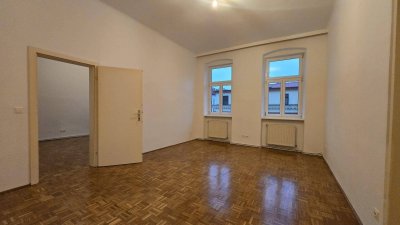 Charmante 3-Zimmer-Altbauwohnung - 2 getrennt begehbare Zimmer - Unbefristete Hauptmiete