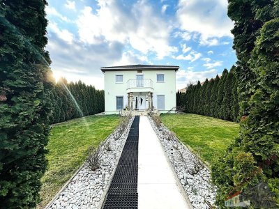 Familienjuwel für Großfamilie in Ruhelage!