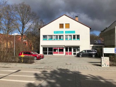 Attraktive Dachgeschosswohnung mit 1,5 Zimmern in Regensburg-Königswiesen