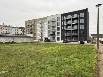 Hochwertige 2-Zimmer-Wohnung mit Balkon, Siemens-Küche und Aufzug vor der Tür
