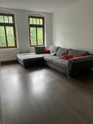 Sehr schöne 2-Zimmerwohnung mit Wannenbad, Balkon und tollem Hausgarten!!