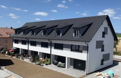 Freundliches und neuwertiges 5-Zimmer-Haus mit gehobener Innenausstattung und EBK in Steinfeld