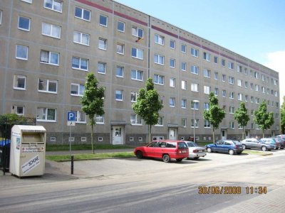4 Raum-Wohnung mit Balkon und Badewanne