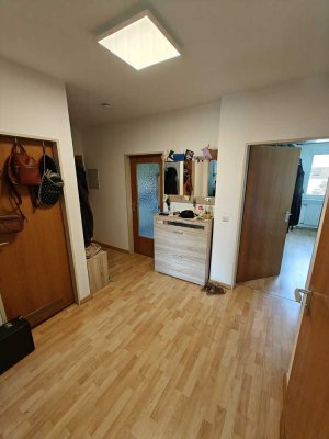 Schöne und neuwertige 3-Raum-Wohnung mit EBK in Mühldorf a.Inn