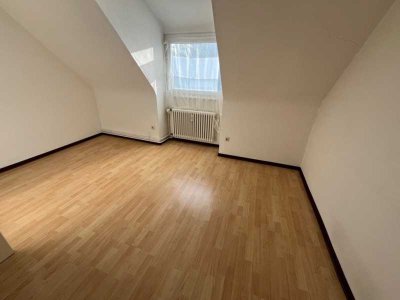 Esslingen Zentrumsnah: 3-Zimmer DG Wohnung