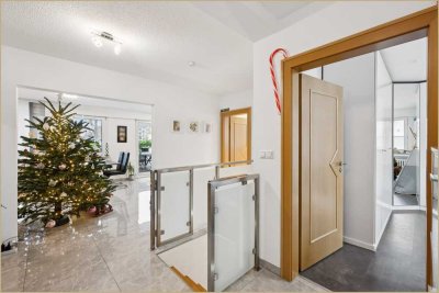 Großzügige 130qm Maisonette-Erdgeschosswohnung mit Garten, Terrasse, Balkon, Garage und Alarmanlage