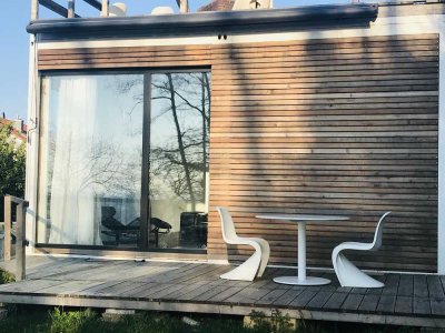 Freistehendes Designer Loft mit el. fahrbaren Zimmern und grossem Garten