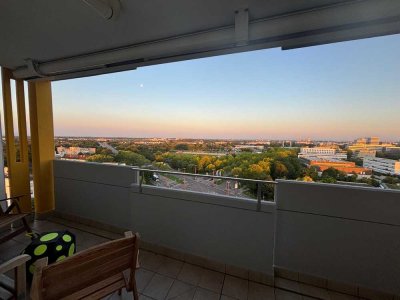 Logenplatz im 12. OG: Urbaner Lifestyle mit Weitblick & eigener Garage
