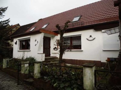 Teilmodernisiertes Einfamilienhaus in Sangerhausen/ OT Wettelrode