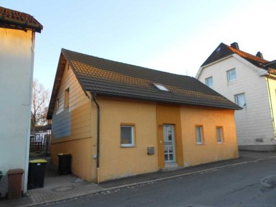 Kleines Häuschen mit großem Gartengrundstück sucht neuen Eigentümer mit handwerklichem Geschick