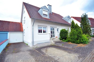 Charmante leicht renovierungsbedürftigte Doppelhaushälfte in guter Lage