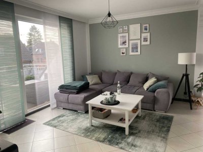 Köln-Holweide ! 4 Zimmer Wohnung -neuwertig- mit Dachterrasse in Süd-Ausrichtung in 3 Familien-Haus