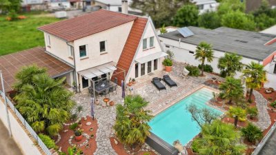 Wohnen & Gewerbe vereint – Exklusives Anwesen mit Pool, Einliegerwohnung & Hallenfläche