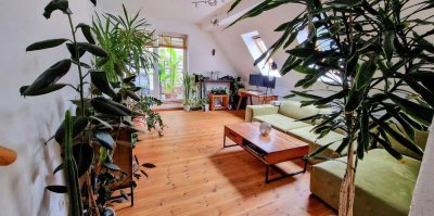 Zwischenmiete: Schöne 3-Zimmer-Dachgeschoss-Wohnung, möbliert, mit großer Terrasse