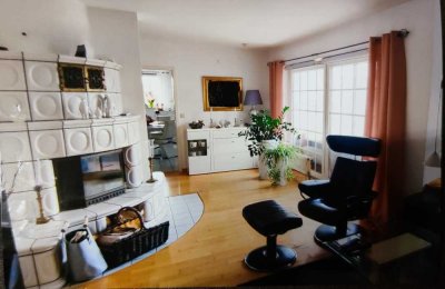 Wunderschöne 3 Zimmer Wohnung mit Kamin