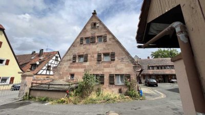 Denkmalschutz - Charmantes Bauernanwesen mit 2 Häusern in Grossreuth h.d. Veste