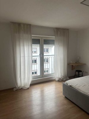 Möbliertes Zimmer in 2er WG für Erstsemester