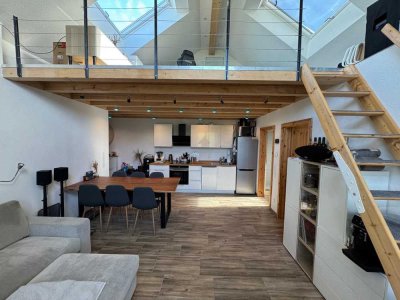 Helle 3-Zimmer Dachgeschosswohnung mit Balkon in Waldachtal