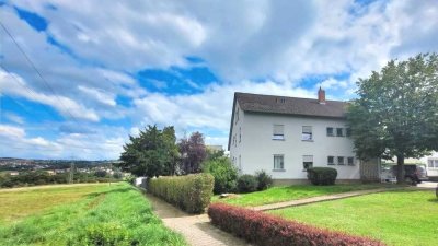 Freistehendes Zweifamilienhaus mit Blick ins Grüne in Püttlingen
