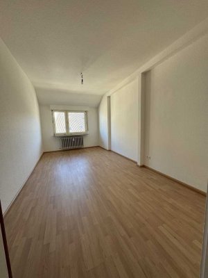 Erstbezug nach Sanierung mit Balkon: Stilvolle 1-Raum-Wohnung in Heidelberg