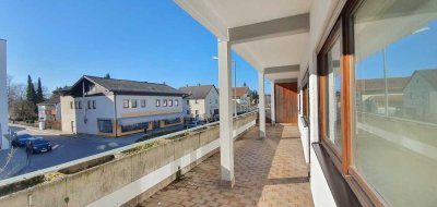 ... besondere 2-Zi-Wohnung mit Dachterrasse und Lift im Zentrum...