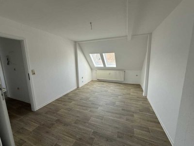 +++ Helle 2 Zimmer-Dachgeschoss-Wohnung +++