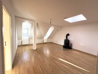2-Zimmer Wohnung mit Dachterrasse und Einbauküche - AB SOFORT VERFÜGBAR
