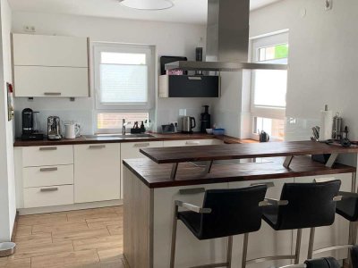 Modernes Einfamilienhaus mit großem Garten und vielseitigem Wohnkomfort in Parsberg