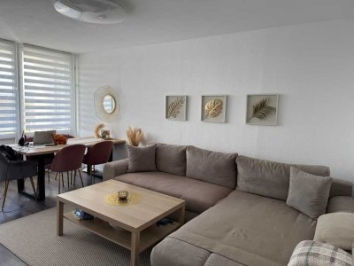 Gepflegte 2,5-Zimmer-Wohnung im 5. OG mit Garage in Laatzen