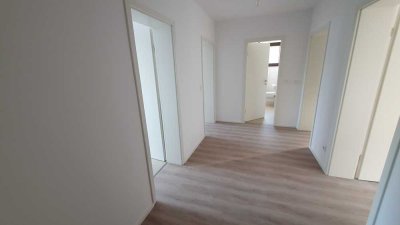 Erstbezug nach Sanierung mit Balkon: stilvolle 3-Zimmer-Erdgeschosswohnung in Hannover-Kleefeld