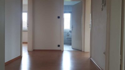 Helle 3-Zi.-Wohnung mit Garage – ab sofort verfügbar