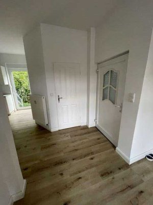 **komplett renovierte Wohnung mit kleiner Terrasse in Frankfurt Höchst**