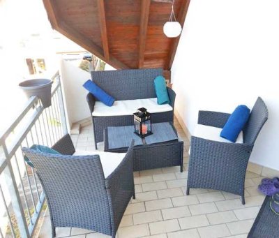 Attraktive 3 Zimmer DG-Wohnung mit 2 Balkonen und 2 PKW-Stellplätzen in Idstein-Kern.
