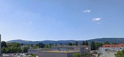 Bad Homburg Zentrum - Ruhiges 4 Zimmer Penthouse mit Weitblick und Balkon Nähe Kurpark und Schloß